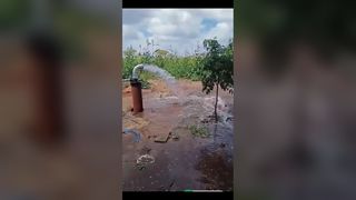 カラフルなLCDを備えたVEIKONGソーラーポンプドライブがケニアの顧客から高い評価を獲得